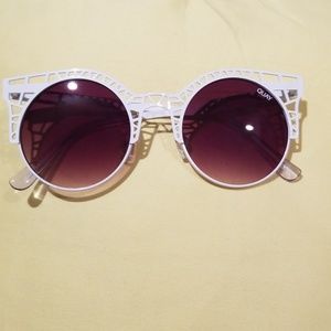 *SALE* Quay Fleur sunglasses white